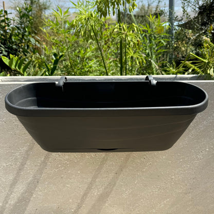 אדנית עם מתלים למעקה - רוטין (ירוק במרפסת לשעבר)