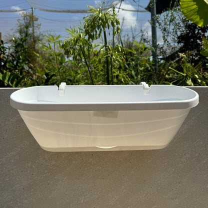 אדנית עם מתלים למעקה - רוטין (ירוק במרפסת לשעבר)