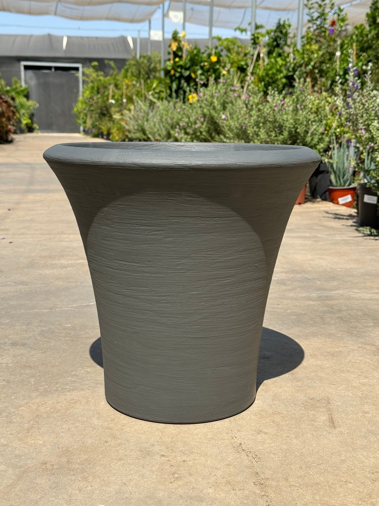 כד בגימור יוקרתי, קוטר 35, במגוון צבעים - רוטין (ירוק במרפסת לשעבר)