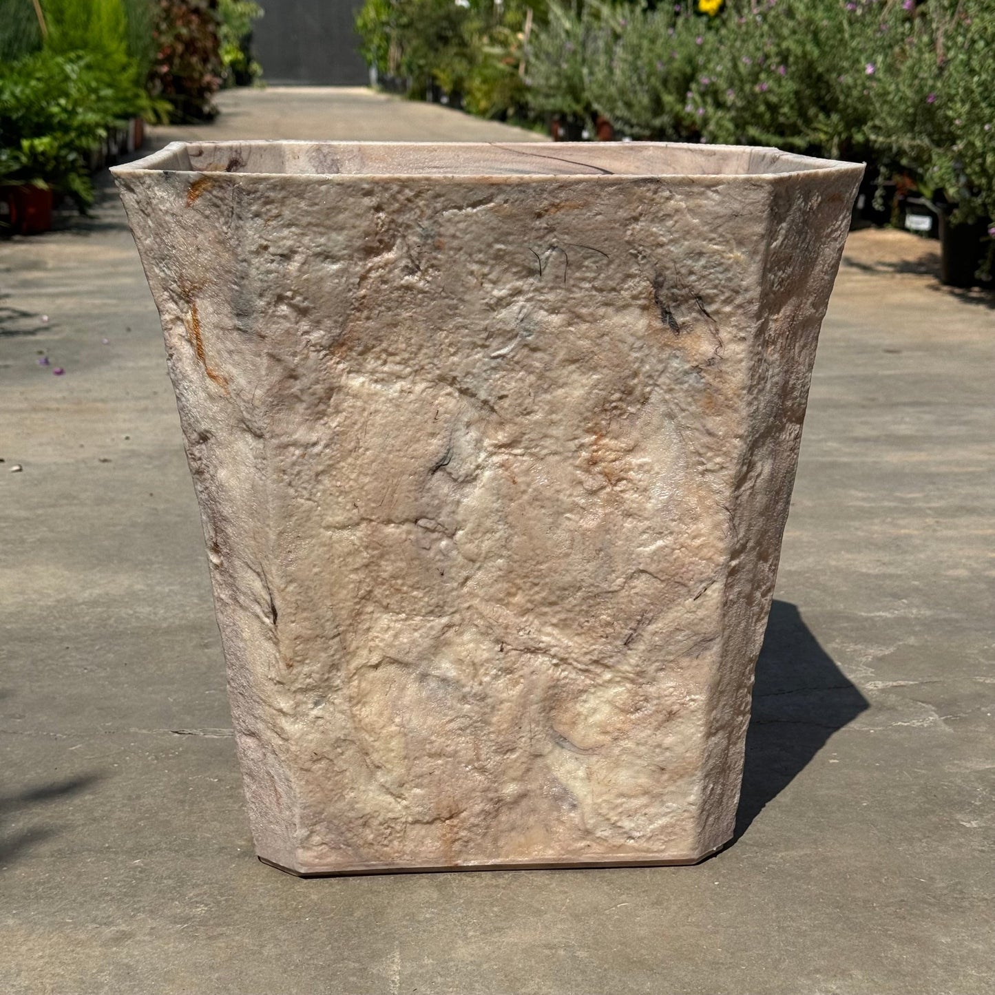 כד דמוי אבן יוקרתי במגוון גוונים 37x37 - רוטין (ירוק במרפסת לשעבר)