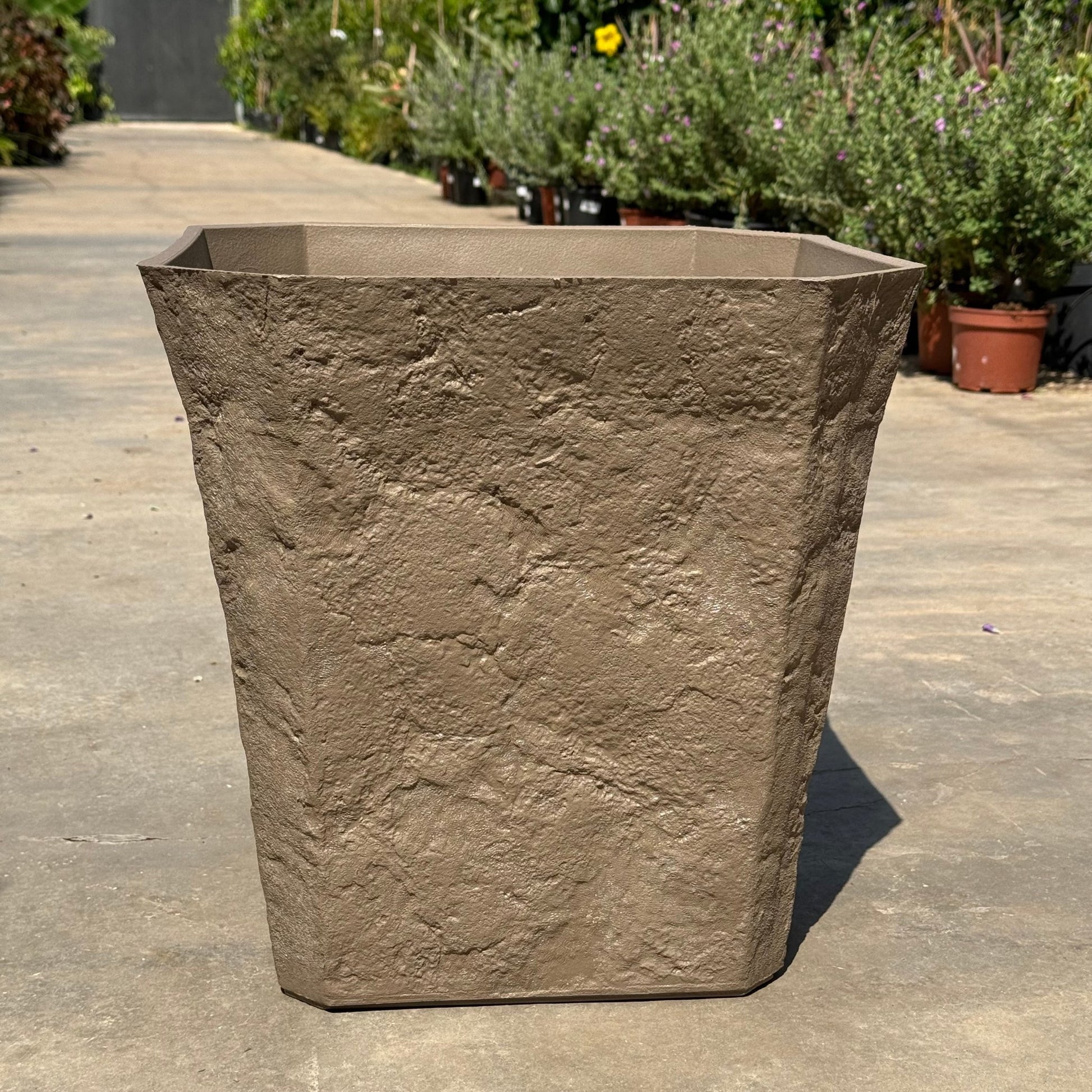 כד דמוי אבן יוקרתי במגוון גוונים 37x37 - רוטין (ירוק במרפסת לשעבר)