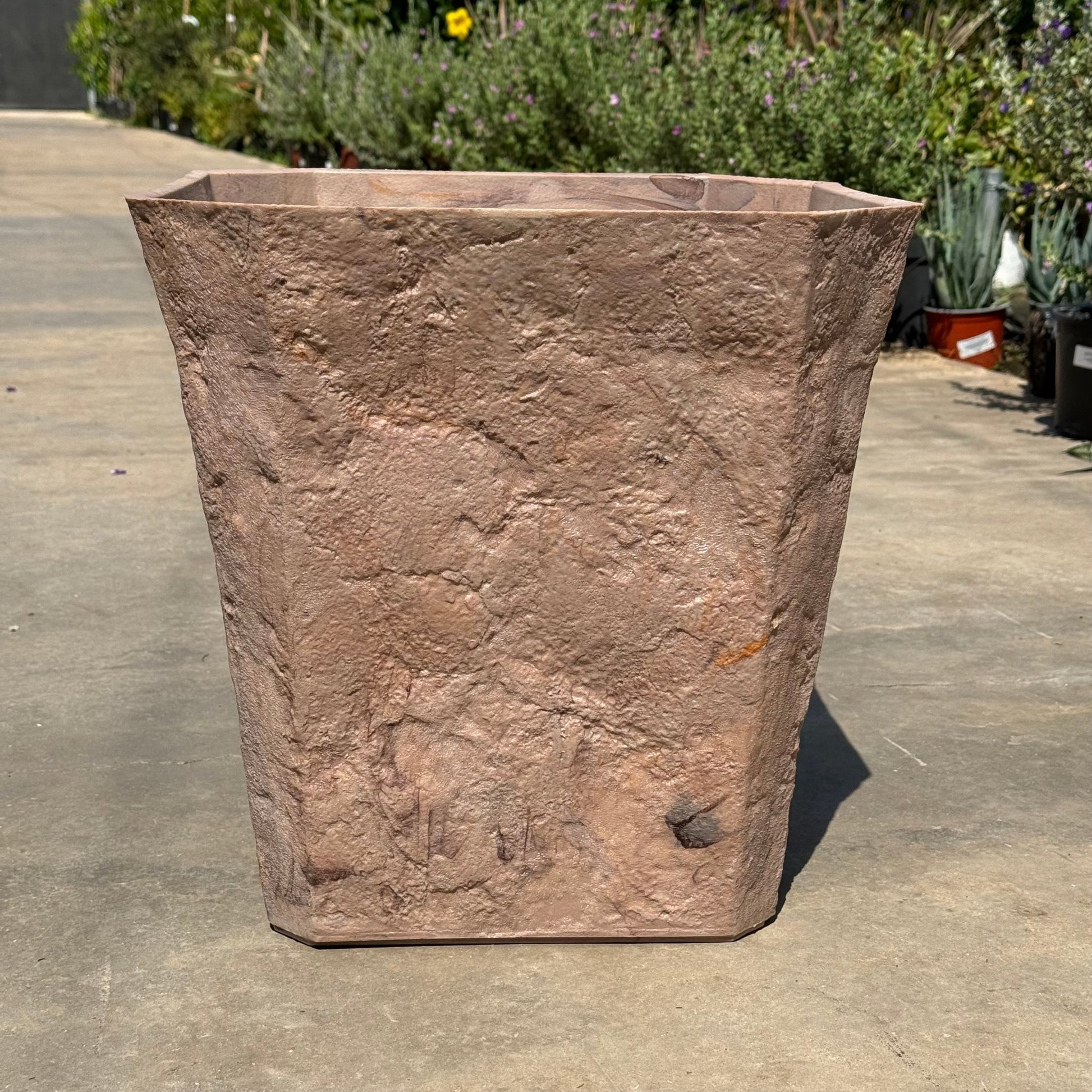 כד דמוי אבן יוקרתי במגוון גוונים 37x37 - רוטין (ירוק במרפסת לשעבר)