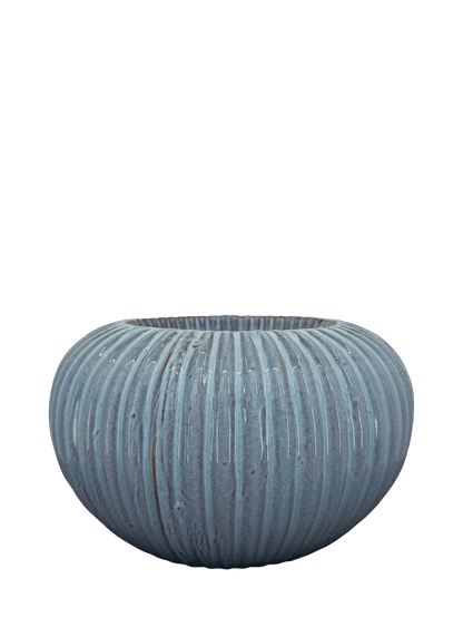 כד עגול עם פסים כחולים, פתח 13 ס״מ, קוטר 22 ס״מ - רוטין (ירוק במרפסת לשעבר)