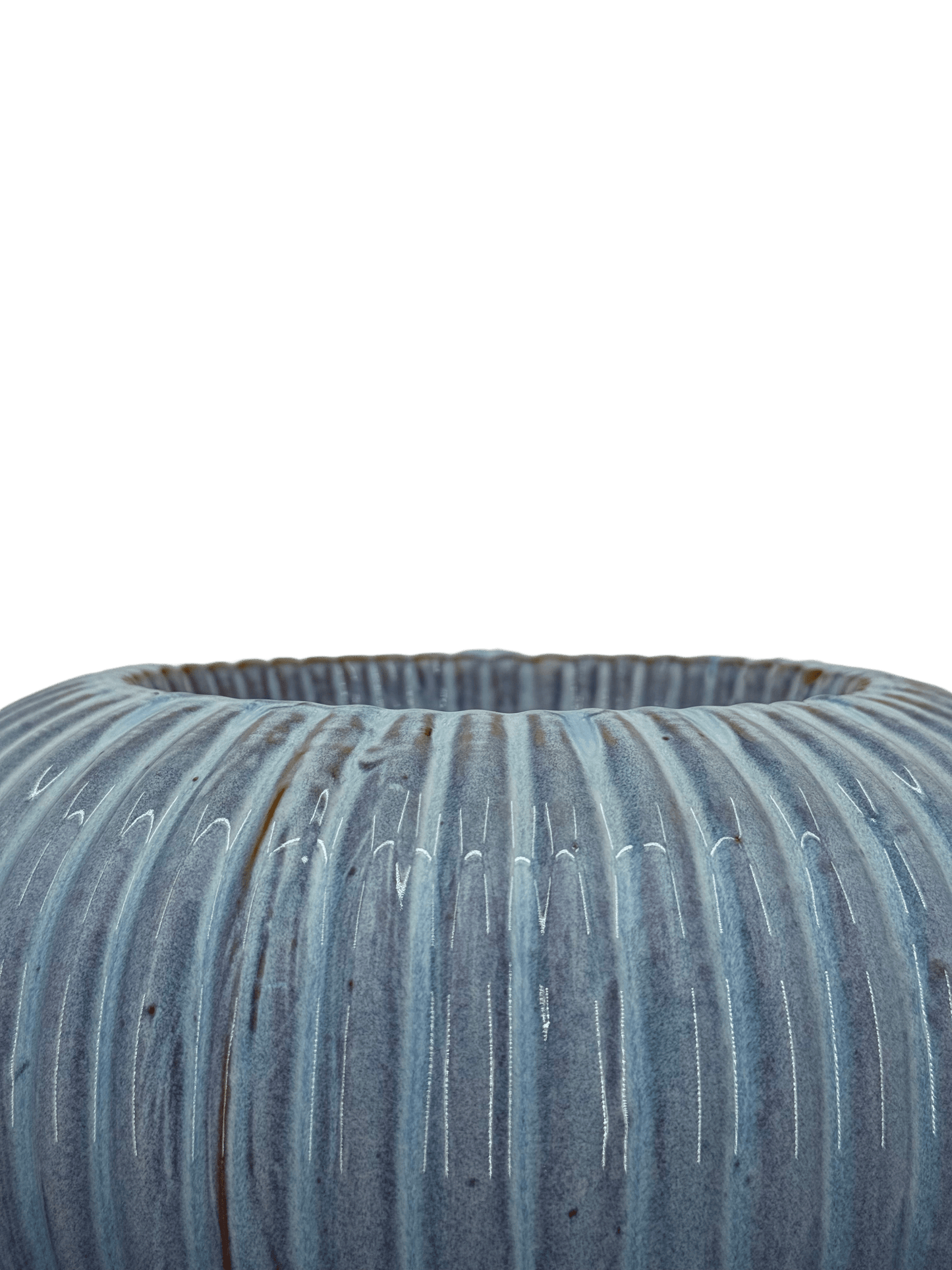 כד עגול עם פסים כחולים, פתח 13 ס״מ, קוטר 22 ס״מ - רוטין (ירוק במרפסת לשעבר)