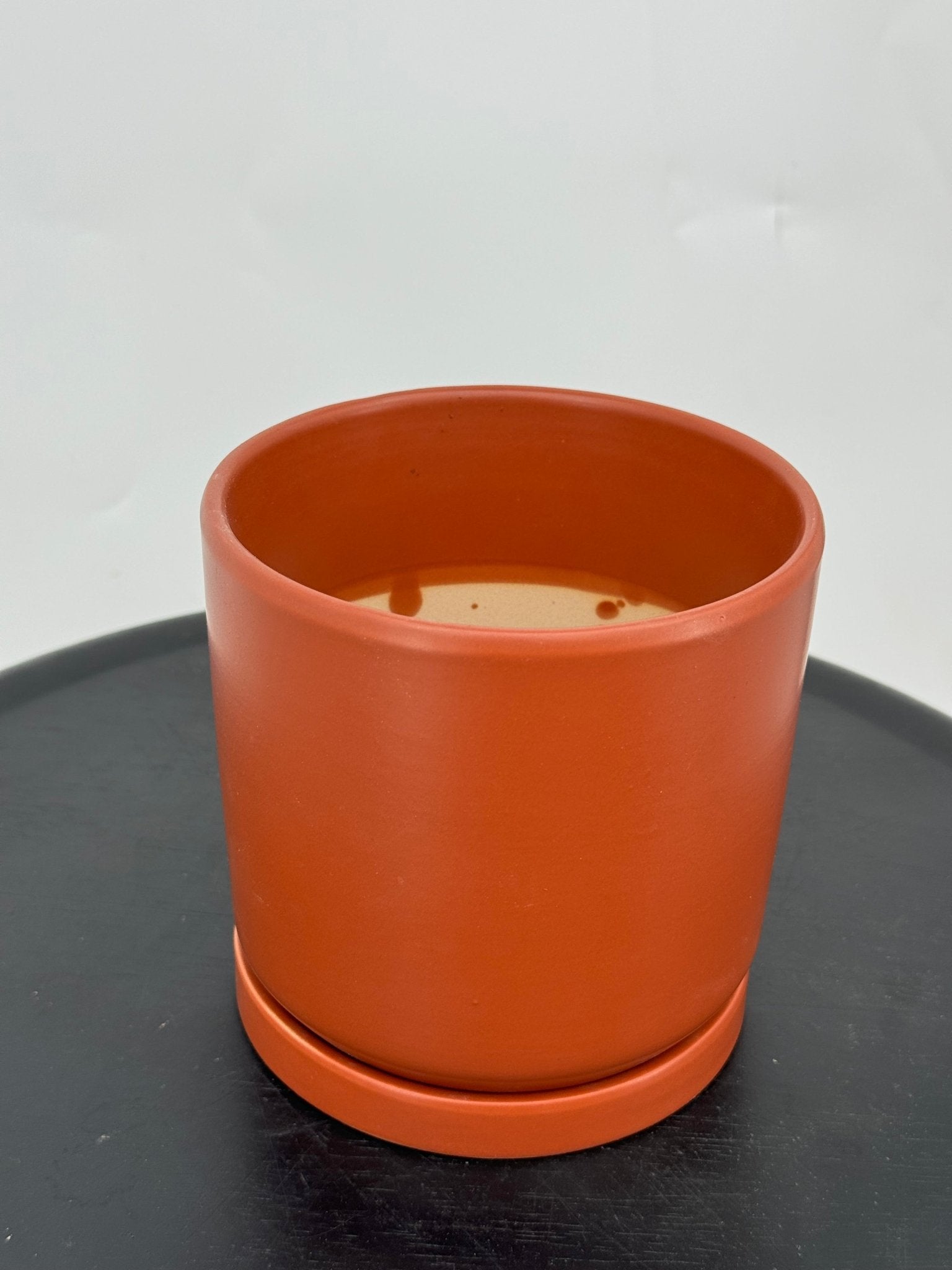 כד צילינדר אדום אדמה קוטר 13 ס״מ - רוטין (ירוק במרפסת לשעבר)