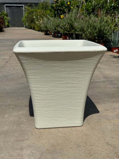 כד מרובע בגימור יוקרתי, 35 - 35, במגוון צבעים - רוטין (ירוק במרפסת לשעבר)