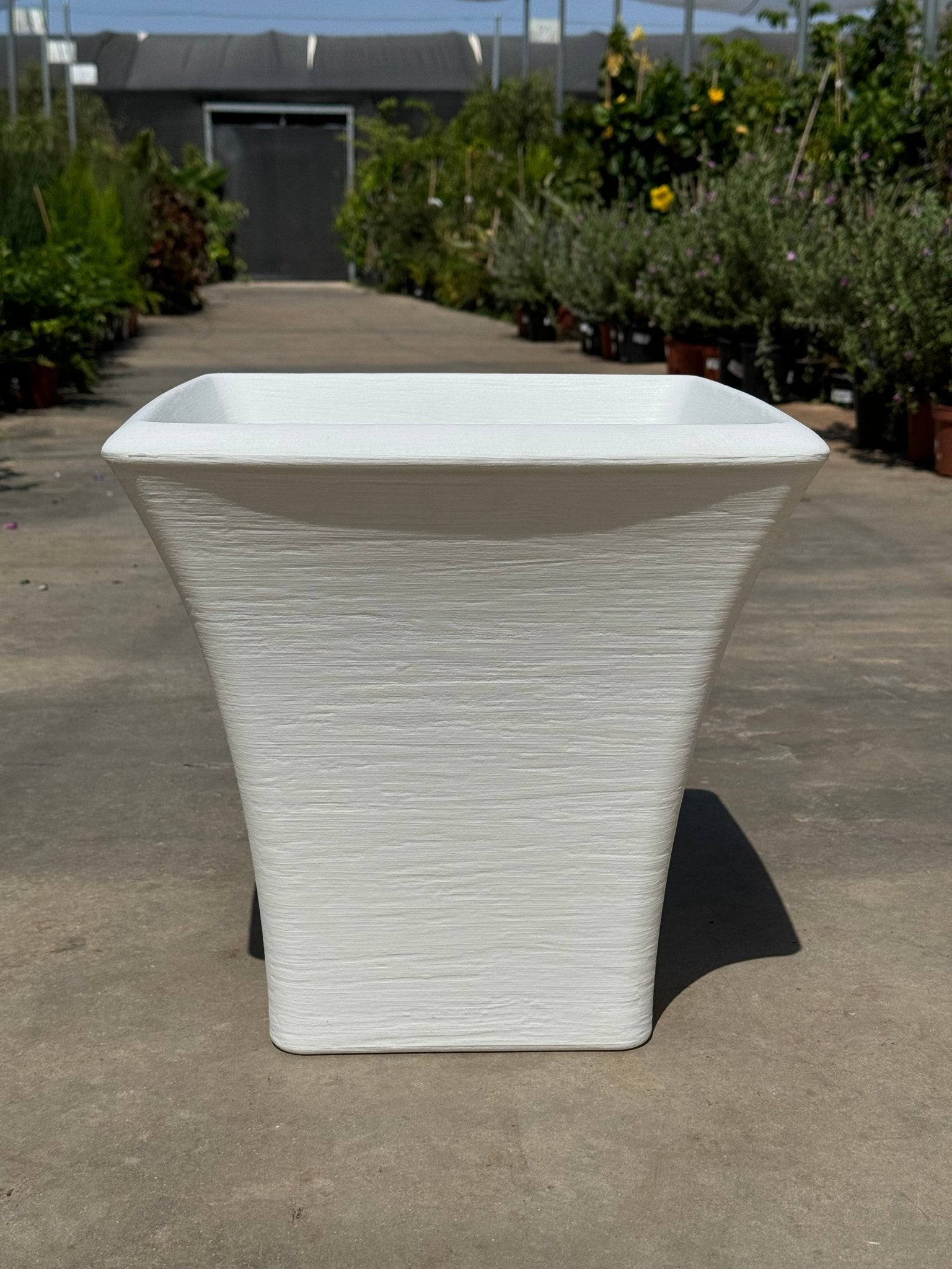 כד מרובע בגימור יוקרתי, 35 - 35, במגוון צבעים - רוטין (ירוק במרפסת לשעבר)