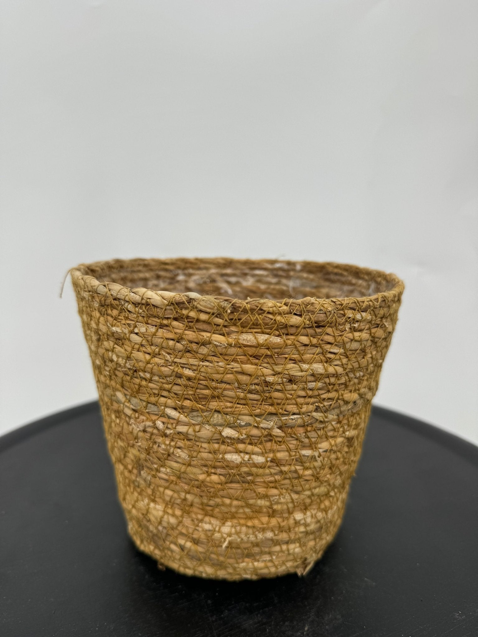 עציץ קש קוטר 13\16\22 ס״מ - רוטין (ירוק במרפסת לשעבר)