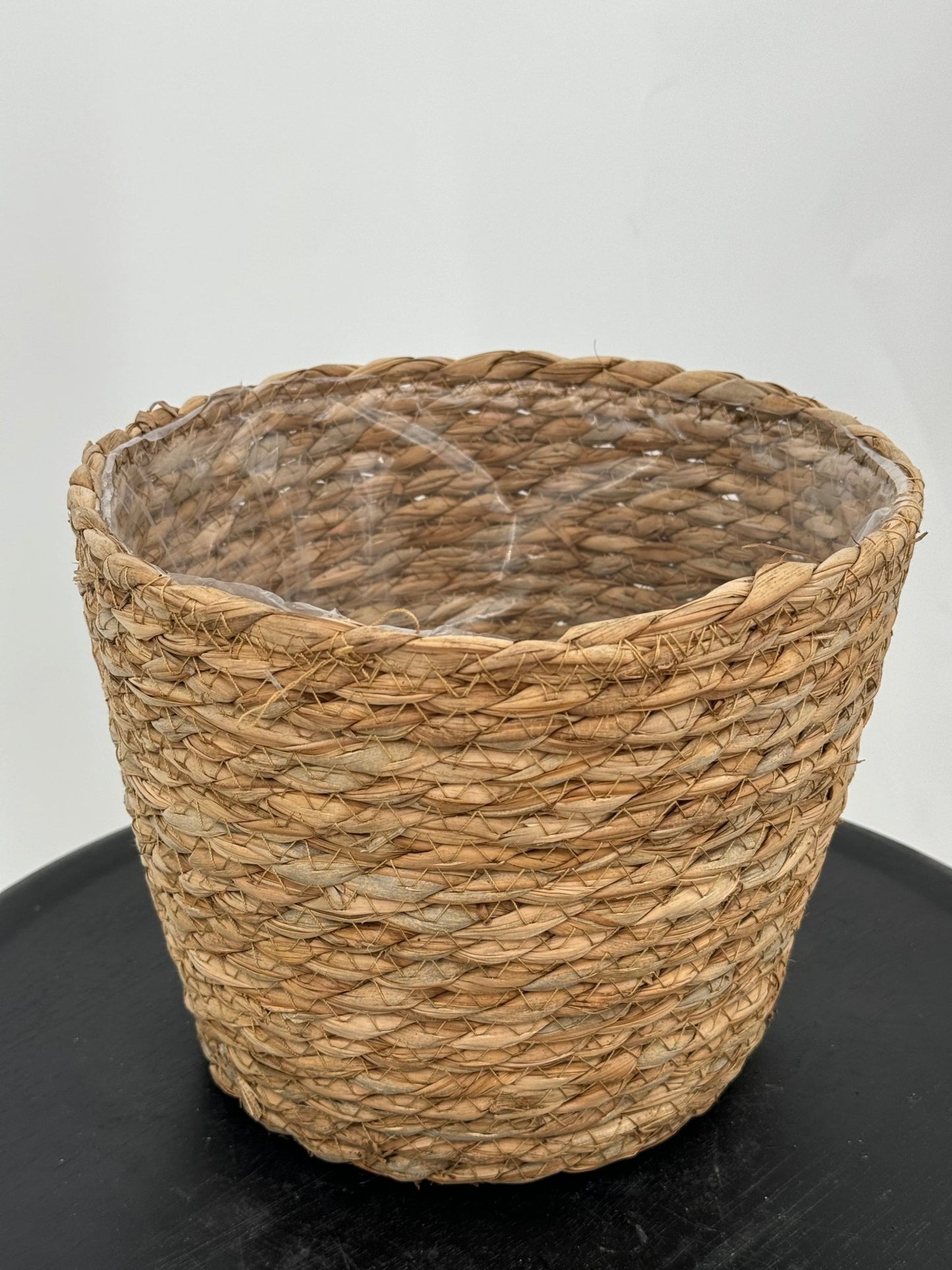 עציץ קש קוטר 13\16\22 ס״מ - רוטין (ירוק במרפסת לשעבר)