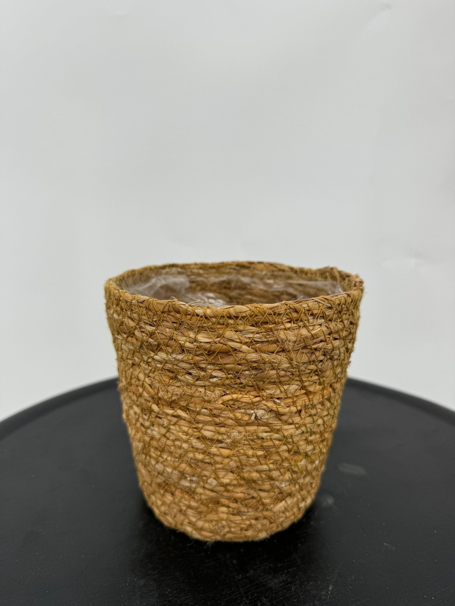 עציץ קש קוטר 13\16\22 ס״מ - רוטין (ירוק במרפסת לשעבר)