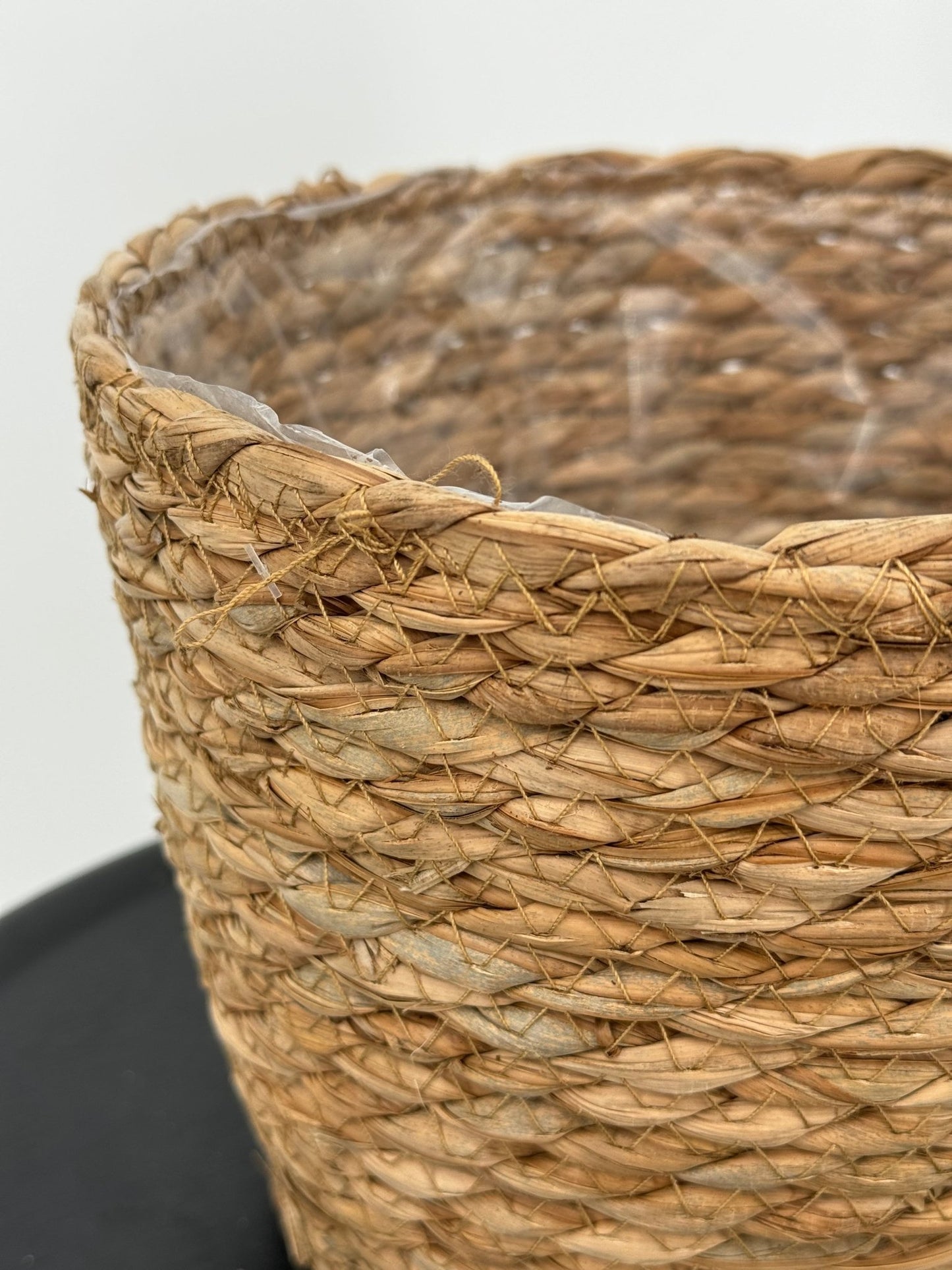 עציץ קש קוטר 13\16\22 ס״מ - רוטין (ירוק במרפסת לשעבר)